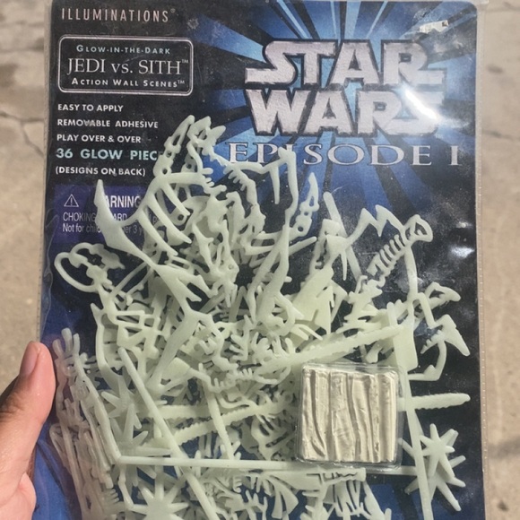 Star Wars Green Glow Wall Stickers they have never been open - Picture 2 of 2